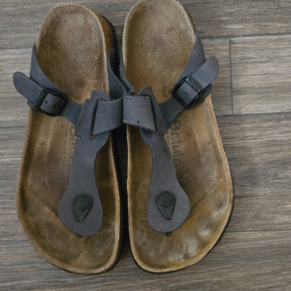 Stylish Gray Sandals with Buckle Detail